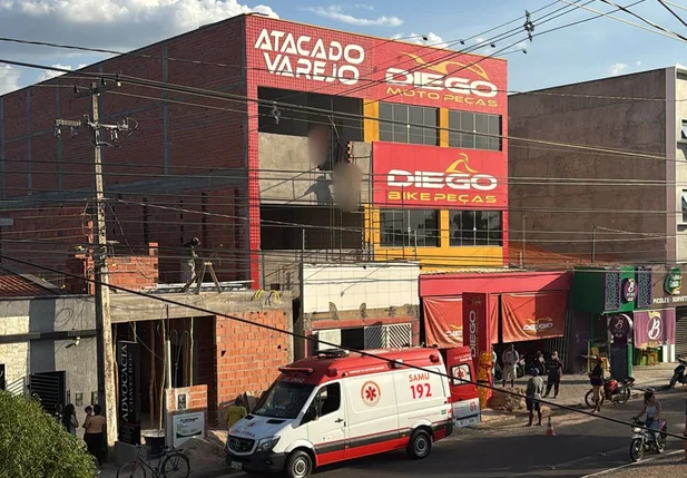 Duas pessoas morrem eletrocutadas