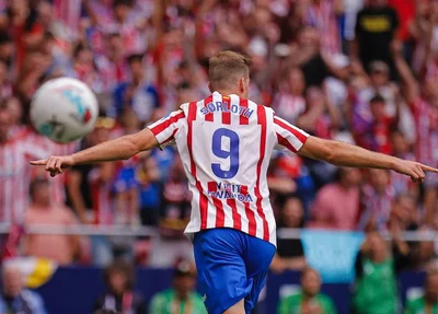 Em clássico movimentado, Atlético goleia Real Madrid pela La Liga