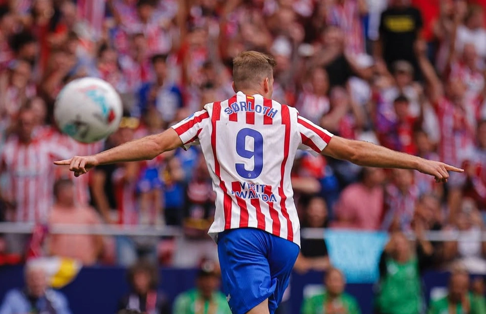 Em clássico movimentado, Atlético goleia Real Madrid pela La Liga