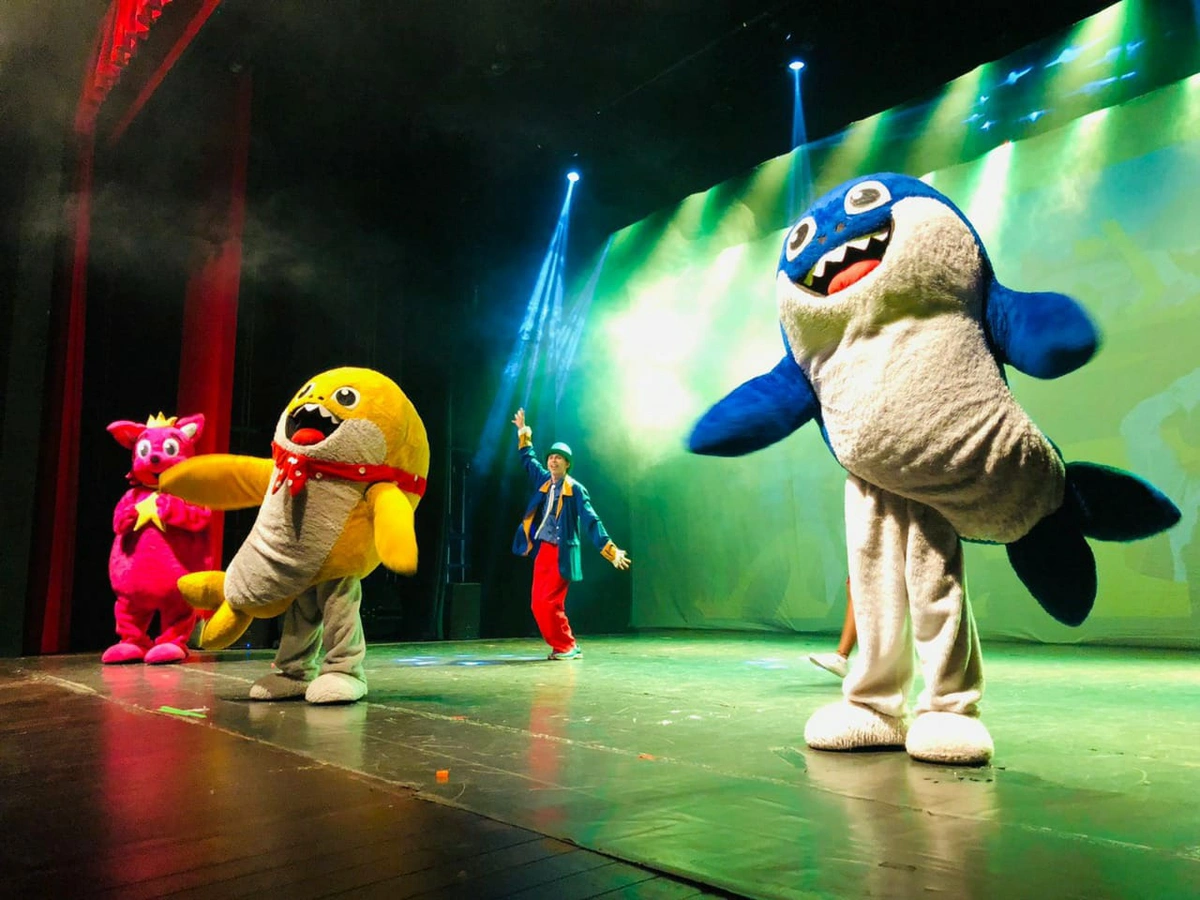 Espetáculo do Baby Shark no Theatro 4 de Setembro