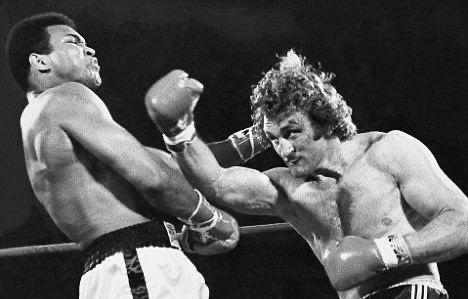 Ex-Boxeador Joe Bugner, que lutou duas vezes com Ali, morre aos 75 anos