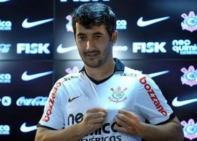 Ex-jogador Douglas dos Santos