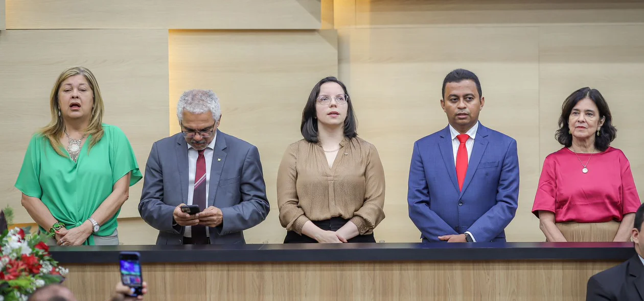 Ex-ministra Nísia Trindade recebe título de cidadania piauiense após proposição de Dr. Marcus Vinícius