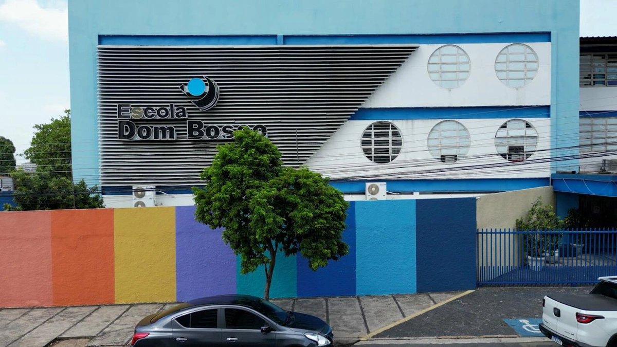 Fachada da escola atualmente