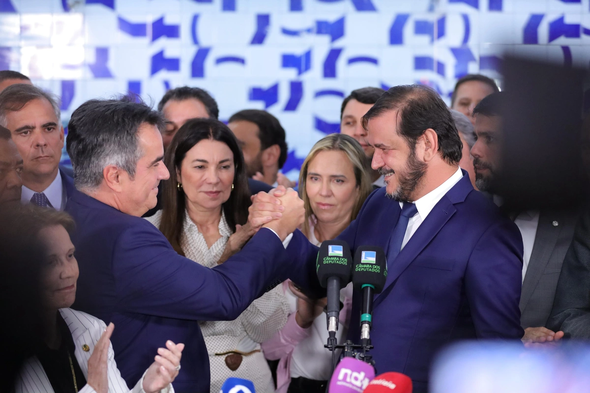 Federação União Progressista oficializa saída do Governo Lula