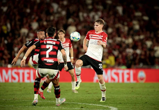 Flamengo e Estudiantes pelas quartas de final da LIbertadores 2025