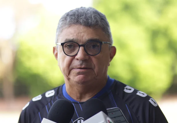 Flávio Araújo, técnico do Teresina Esporte Clube