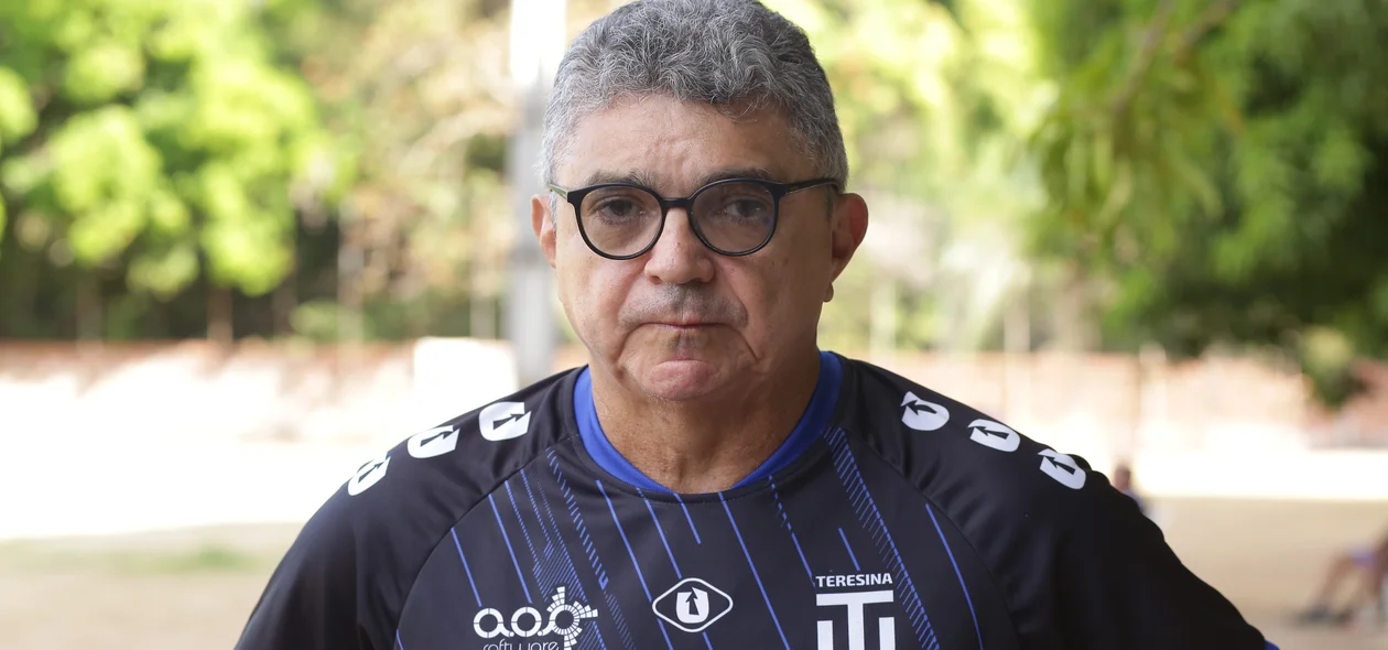 Flávio Araújo, técnico do Teresina