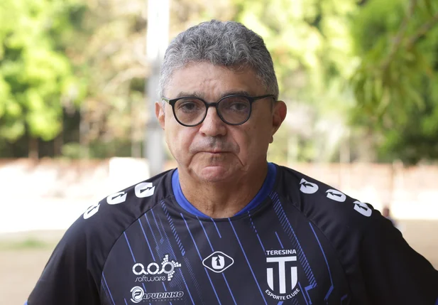 Flávio Araújo, técnico do Teresina