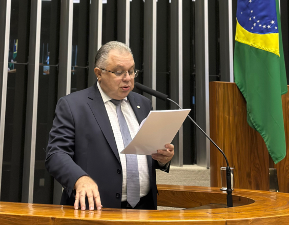 Florentino Neto apresenta relatório de projeto estratégico para o Programa Nacional de Alimentação Escolar