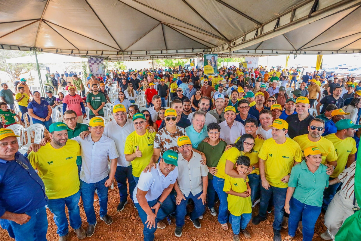 Inauguração da Coopileite em São José do Divino