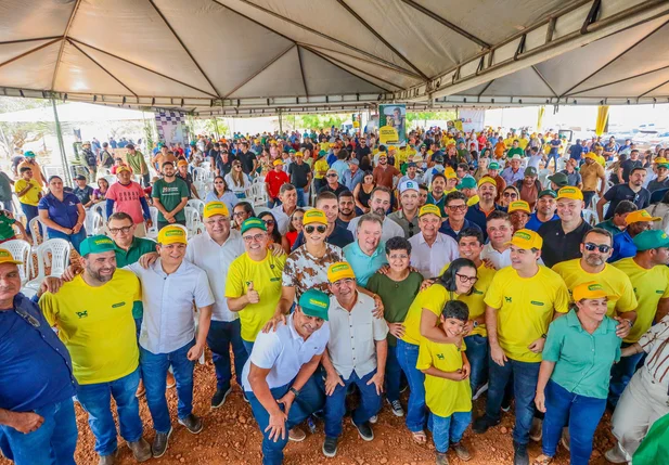 Inauguração da Coopileite em São José do Divino