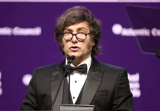 Javier Milei recebe prêmio em evento do Atlantic Council