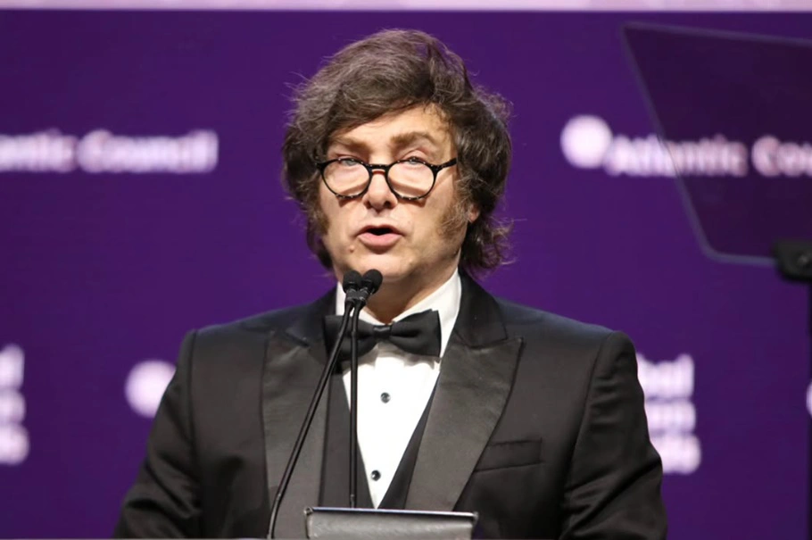 Javier Milei recebe prêmio em evento do Atlantic Council