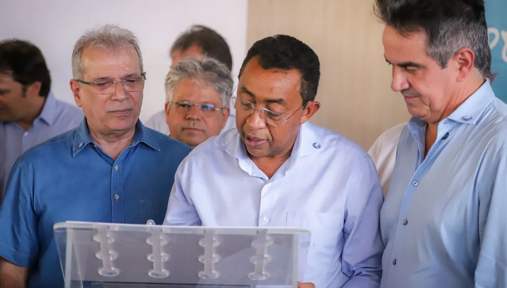 Joel Rodrigues assina filiação de João Vicente Claudino ao PP