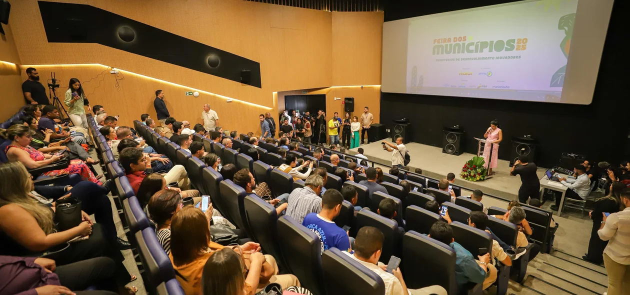 Lançamento da Feira dos Municípios 2025 reúne prefeitos e autoridades em Teresina