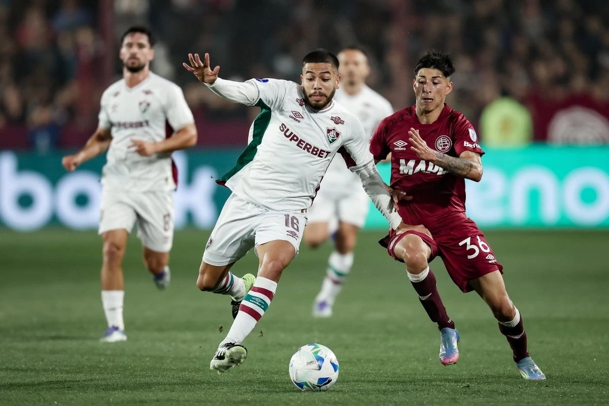 Lanús bate Fluminense e abre vantagem nas quartas da Sul-americana