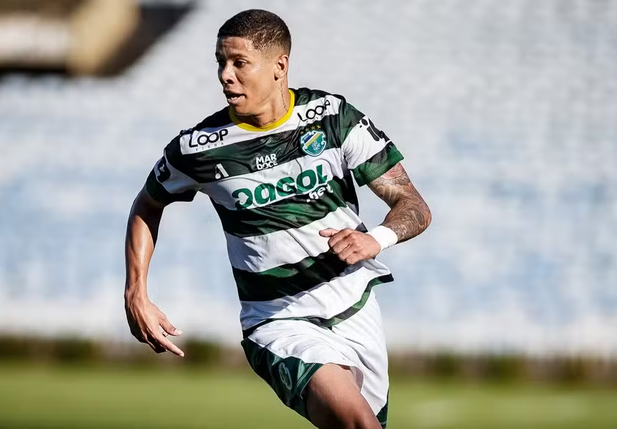 Lateral Caio Felipe