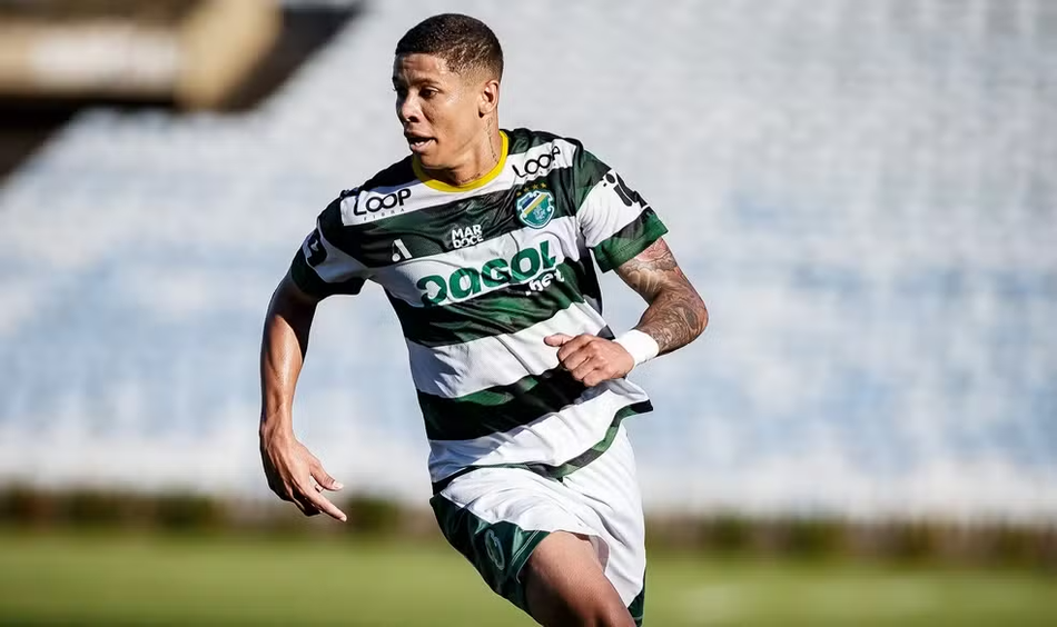 Lateral Caio Felipe