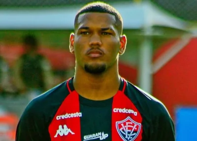 Lateral-direito Welisson Ferreira
