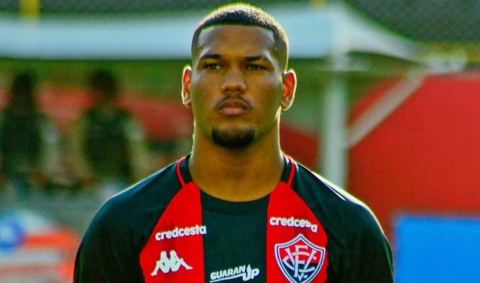 Lateral-direito Welisson Ferreira