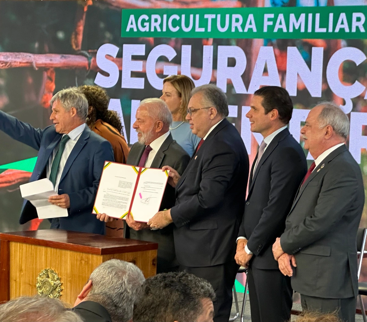 Lula sanciona projeto relatado por Florentino Neto que fortalece alimentação escolar