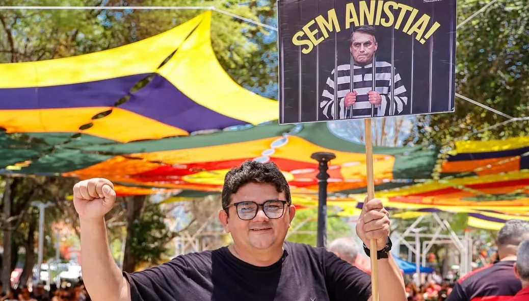 Manifestação na Praça Pedro II
