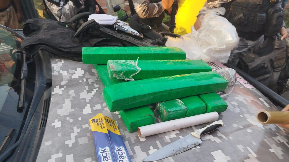 Material apreendido na operação da PM na zona sul