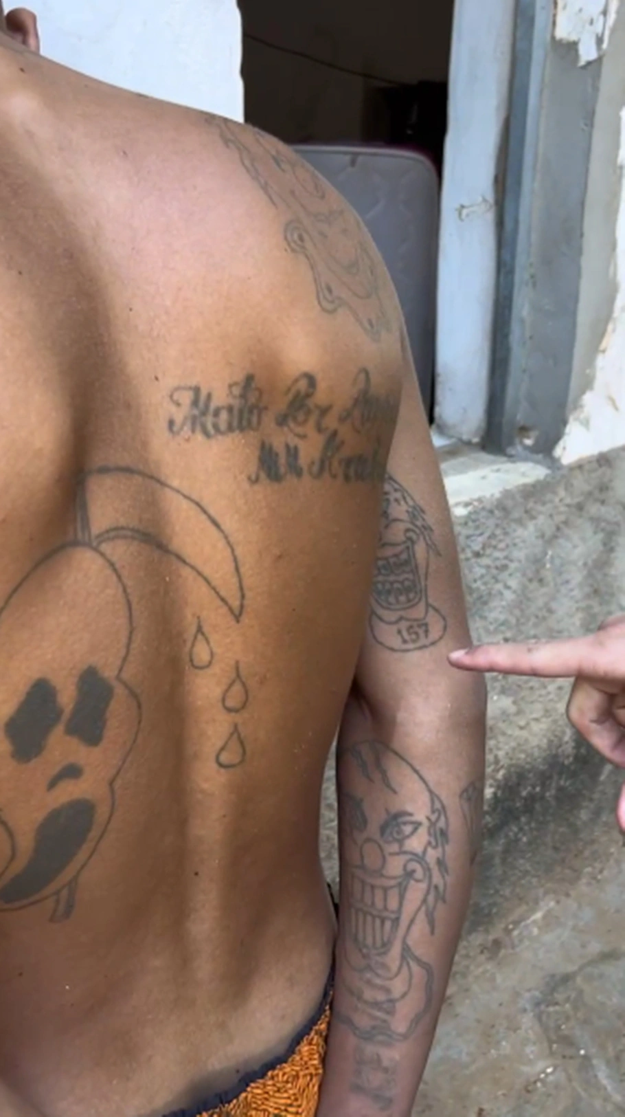 Membro do Bonde dos 40 com tatuagem nas costas: mato por prazer