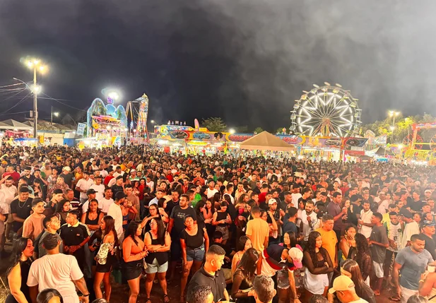 Milhares de pessoas participaram dos festejosa