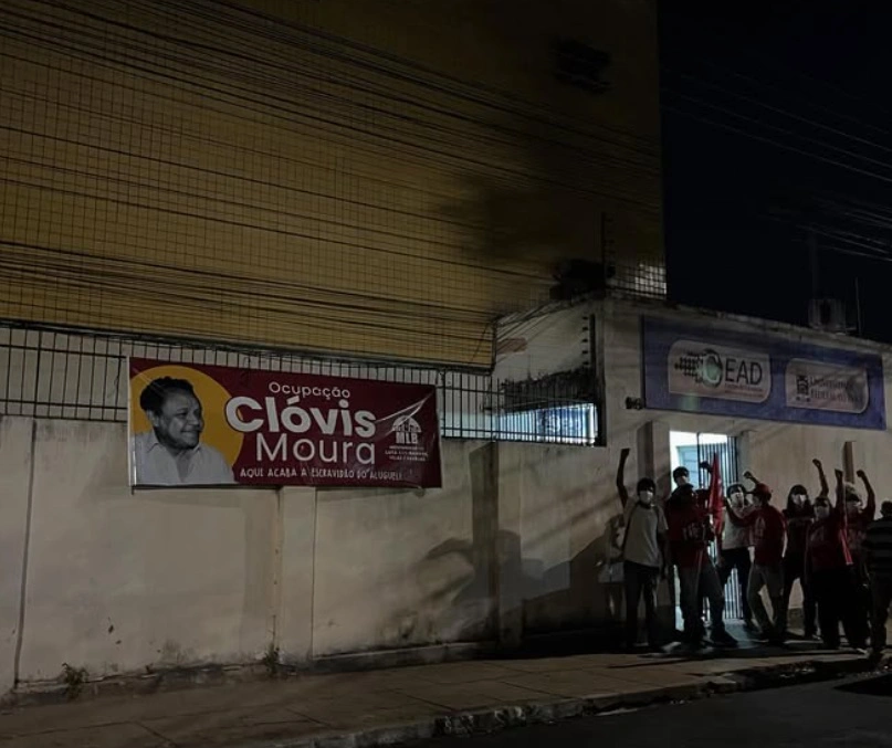 Militantes invadem antigo prédio da UFPI