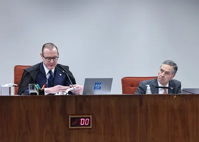 Ministros Cristiano Zanin e Luís Roberto Barroso