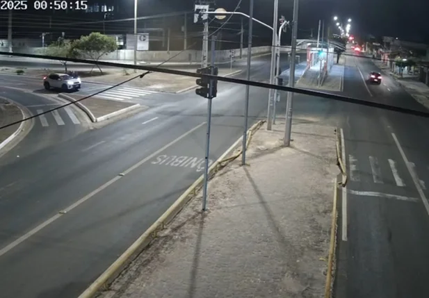 Momento em que fisioterapeuta é baleada durante assalto na zona leste de Teresina