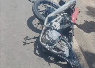 Motocicleta da vítima ficou completamente destruída