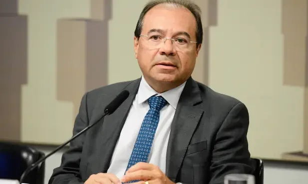 Nicolao Dino, irmão de Flávio Dino