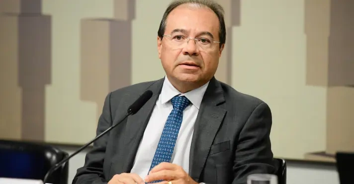 Nicolao Dino, irmão de Flávio Dino