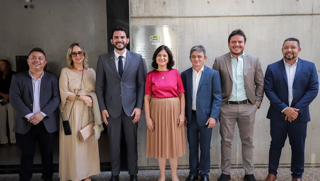 Nísia Trindade recebe título de cidadania piauiense