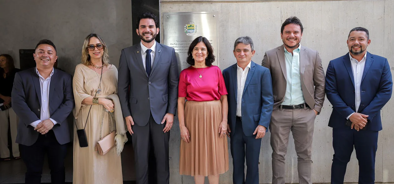 Nísia Trindade recebe título de cidadania piauiense