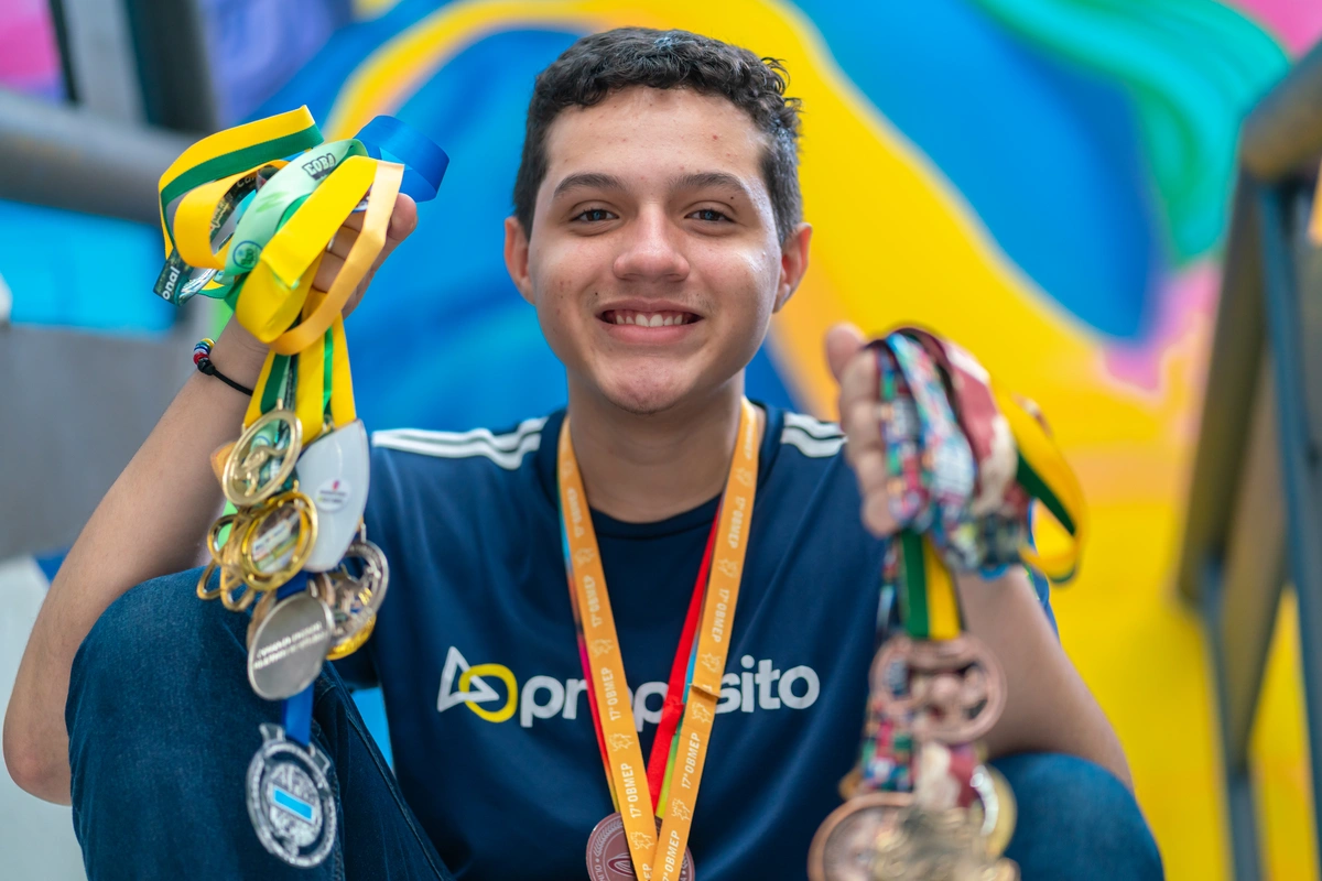 O estudante de 17 anos, destaca pontos importantes sobre suas conquistas acadêmicas