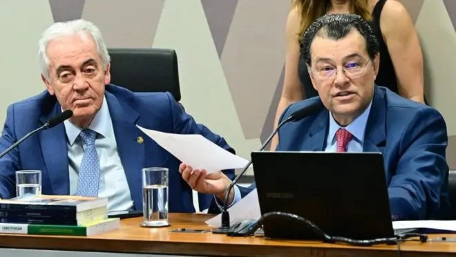 O relator da Reforma Tributária, senador Eduardo Braga e o presidente da CCJ, Otto Alencar