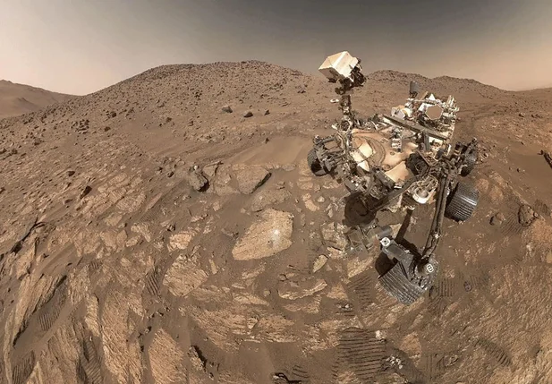 O rover Perseverance da Nasa explora a Cratera Jezero, em Marte, em busca de sinais de vida antiga