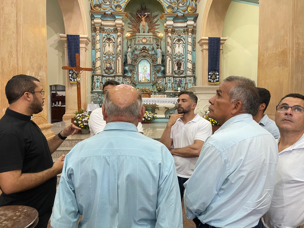 Ordem de serviço para início da reforma da Catedral Mãe da Divina Graça é assinada em Parnaíba