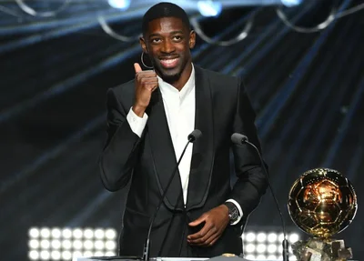Ousmane Dembélé, do PSG, eleito o melhor jogador do mundo na Bola de Ouro de 2025