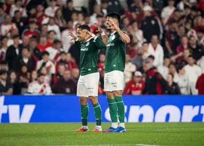 Palmeiras vence River Plate fora de casa e larga na frente na Libertadores
