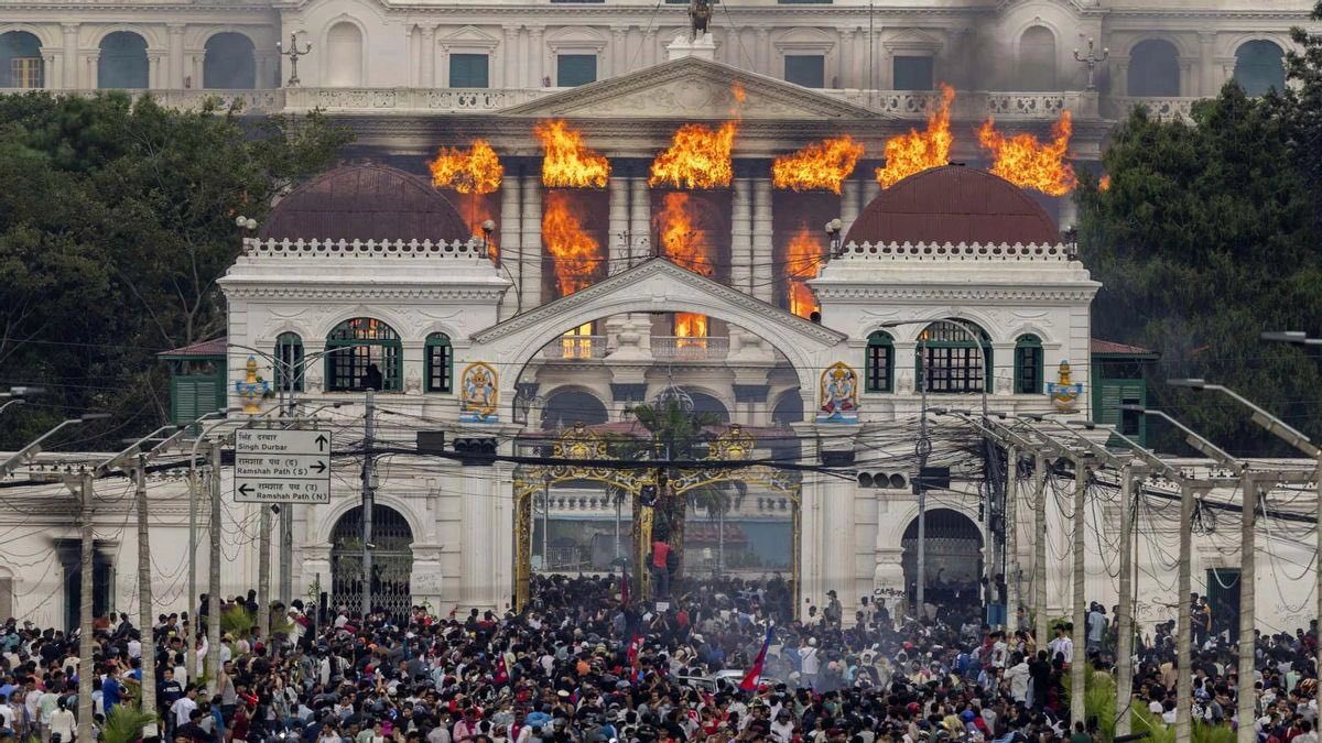 Parlamento do Nepal foi incendiado durante protestos