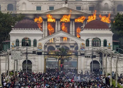 Parlamento do Nepal foi incendiado durante protestos