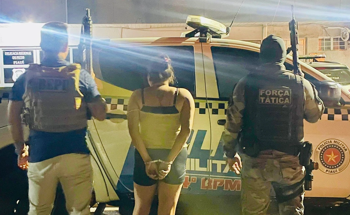 Passageira que transportava tabetes de maconha