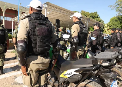 Policiais militares no lançamento da operação