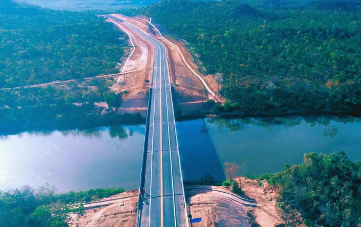 Ponte sobre o Rio Parnaíba no Sul do Piauí