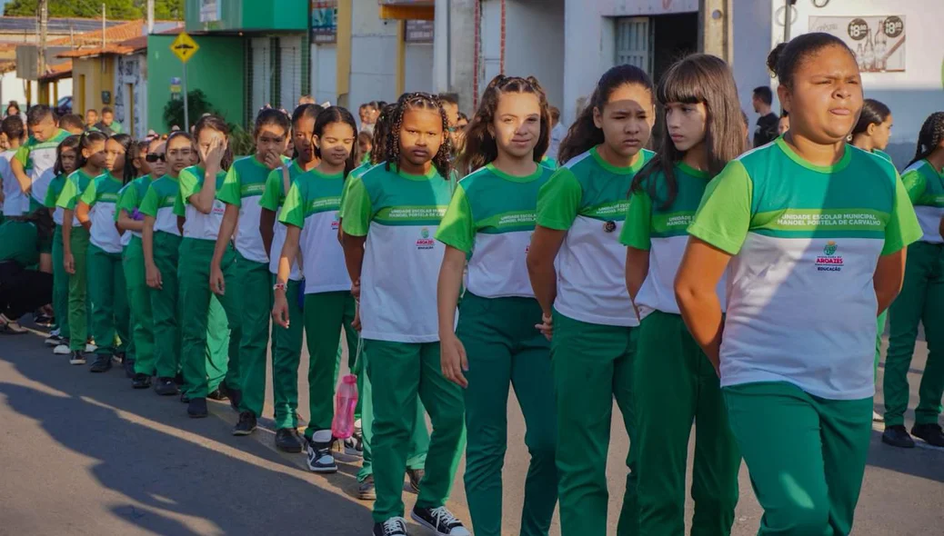 Prefeitura de Aroazes realiza desfile cívico em comemoração ao 7 de Setembro